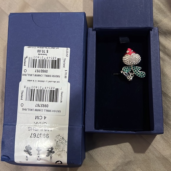 Swarovski crystal turnip charm - Picture 3 of 3